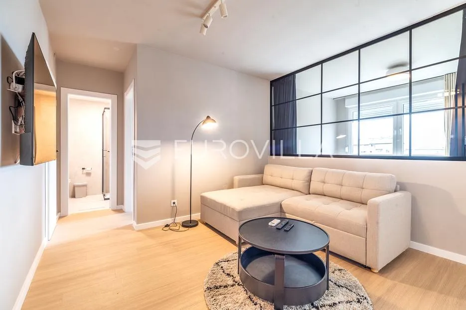 zagreb, jarun, našička, prekrasan novo uređeni trosoban stan, 66 m² - slika 2