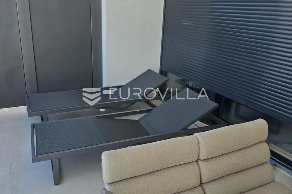 jadranovo, luksuzna dvojna kuća s bazenom 197 m² - slika 19
