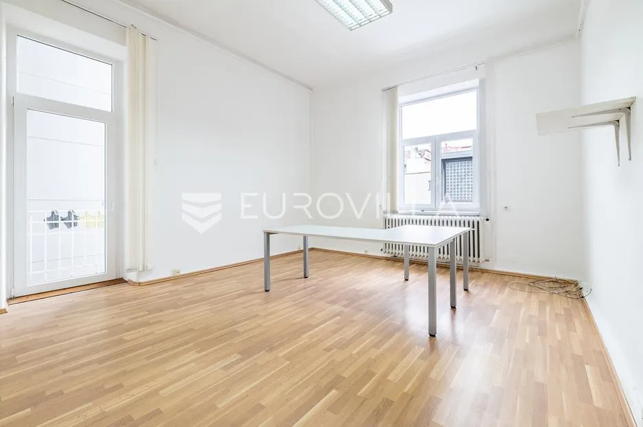zagreb, amruševa, poslovni prostor 131 m² - slika 1
