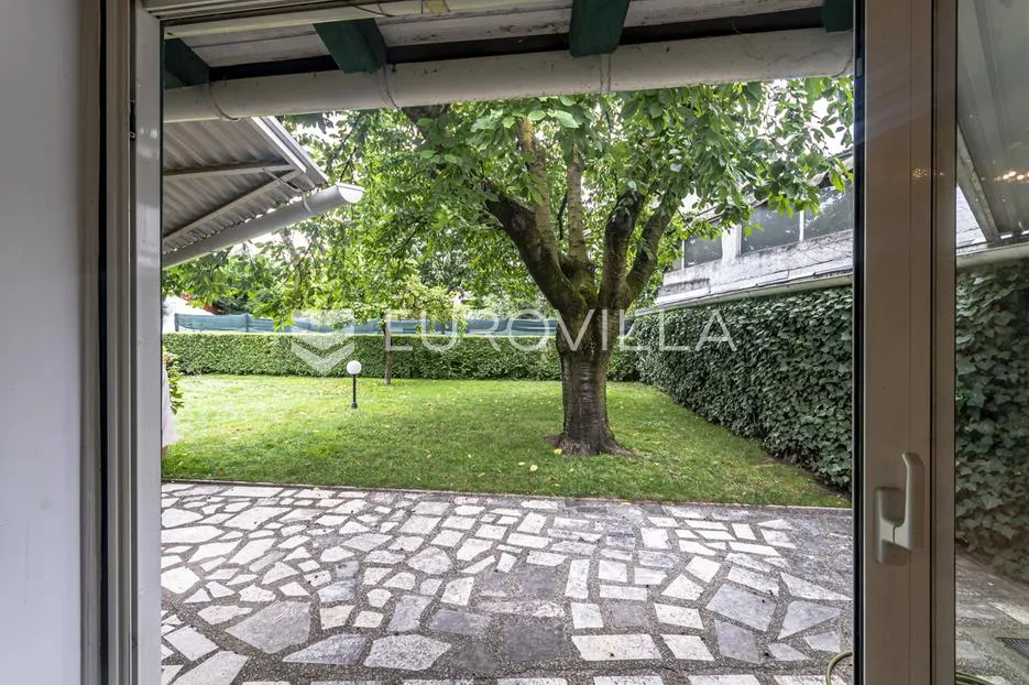 varaždin, centar, stambeno poslovna kuća površine 185 m² - slika 2