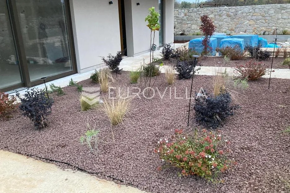istra, okolica bala, kamena dizajnerska kuća 176 m² s bazenom - slika 49