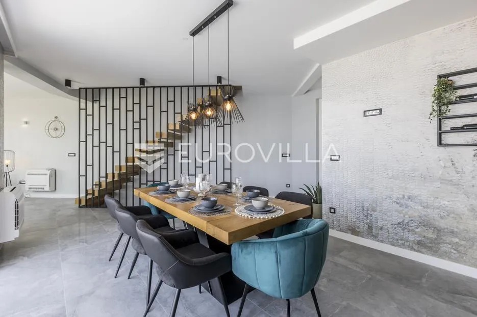 podstrana, luksuzna novoizgrađena vila površine 300 m² - slika 5