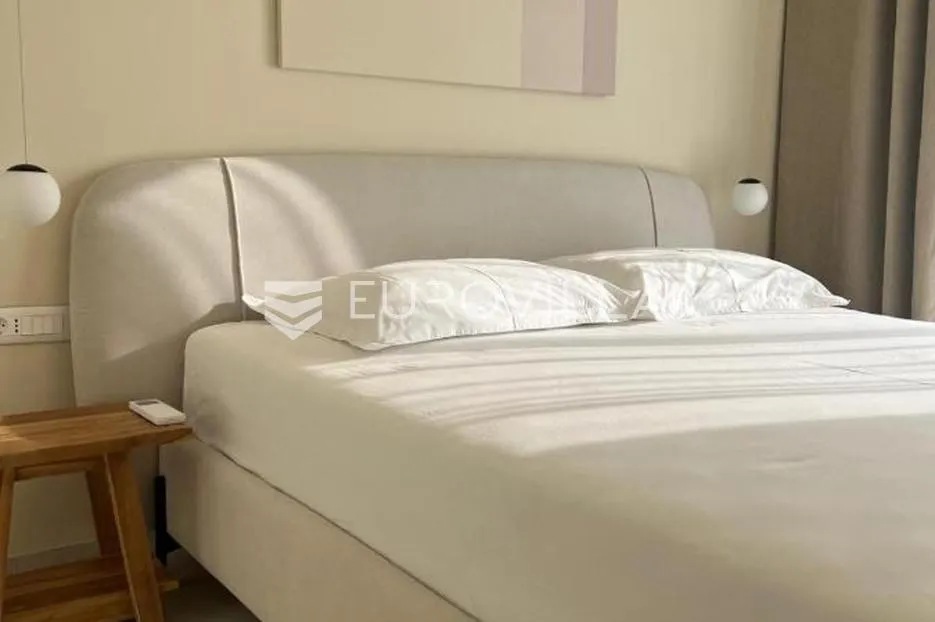 zadar, žman dvije moderne vile s bazenima 262 m² i građ zemljište s dozvolom za treću vilu - slika 13