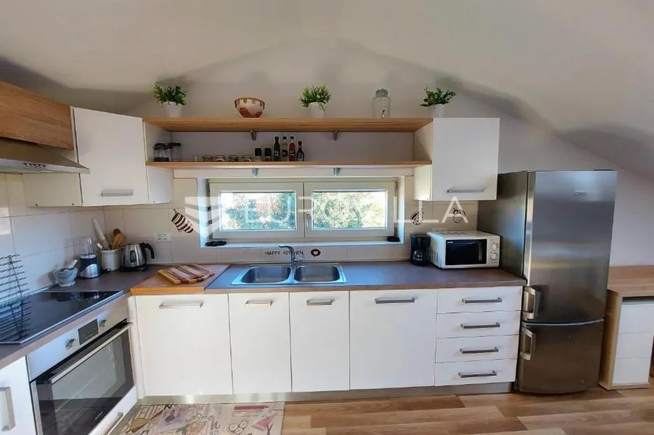 bale, samostojeća kuća s 3 apartmana - slika 21