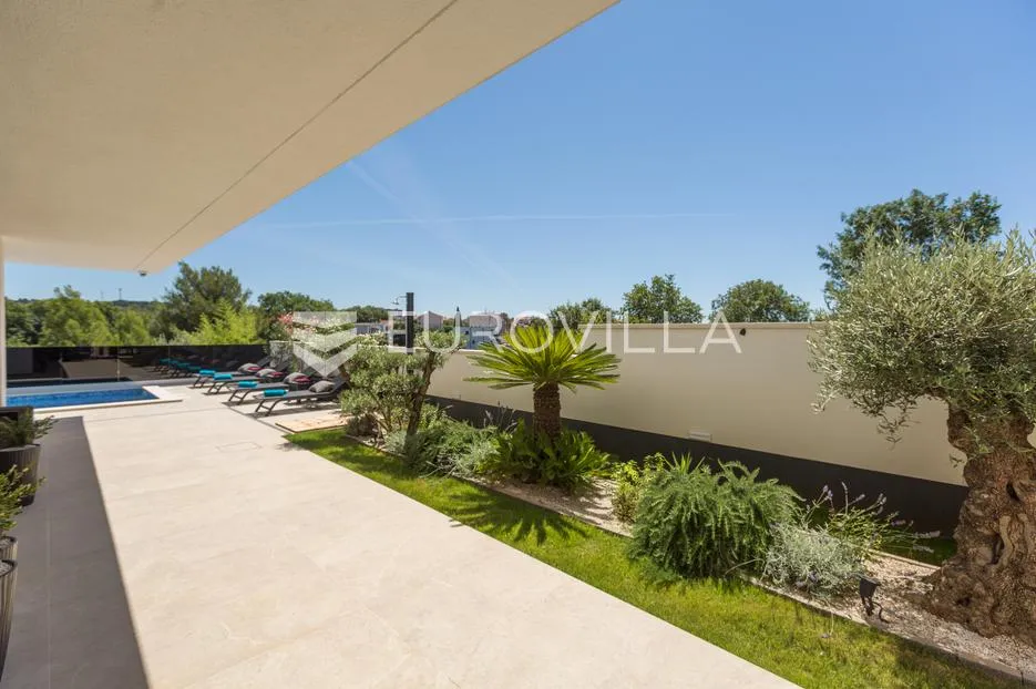 istra, medulin, moderna elegantna vila 200 m² blizu mora i plaža - slika 8