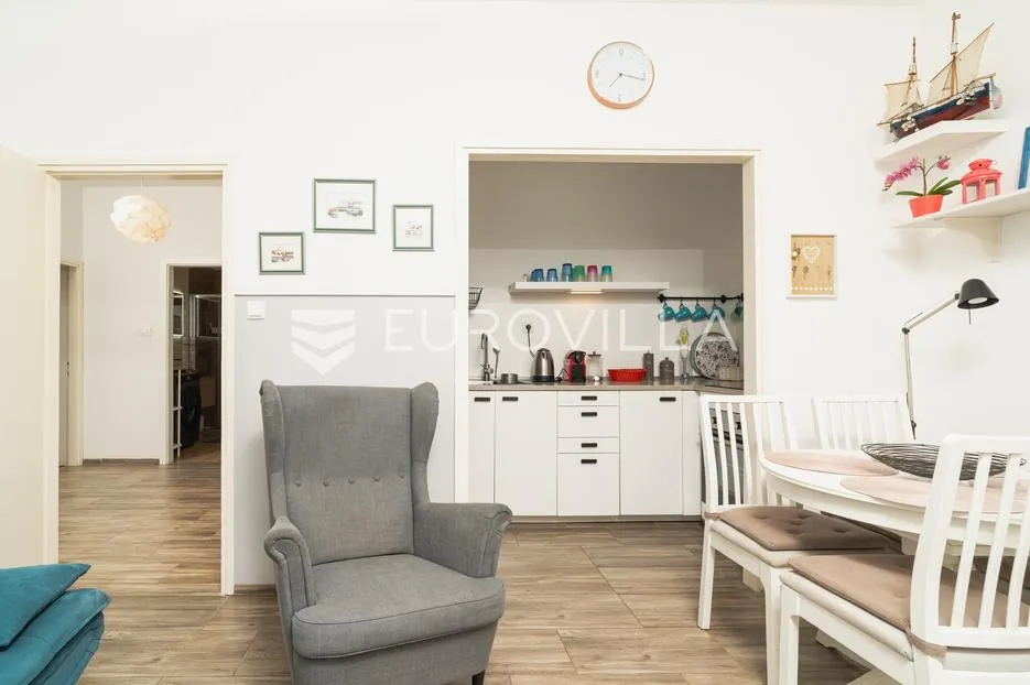 otok ugljan, preko, lijepa kuća s tri stana i pogledom na more - slika 22