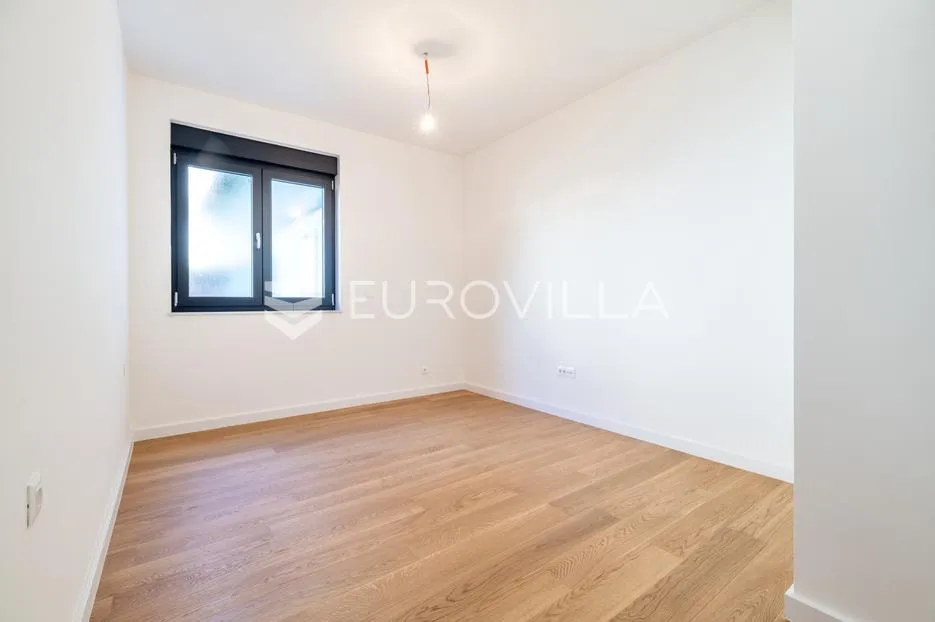 zagreb centar novogradnja četverosoban stan 130 m² - slika 3