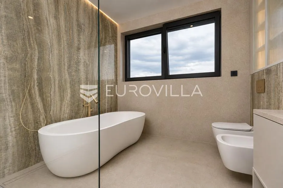 kostrena, rožići, ekskluzivan penthouse 200 m², panoramski pogled na more - slika 11