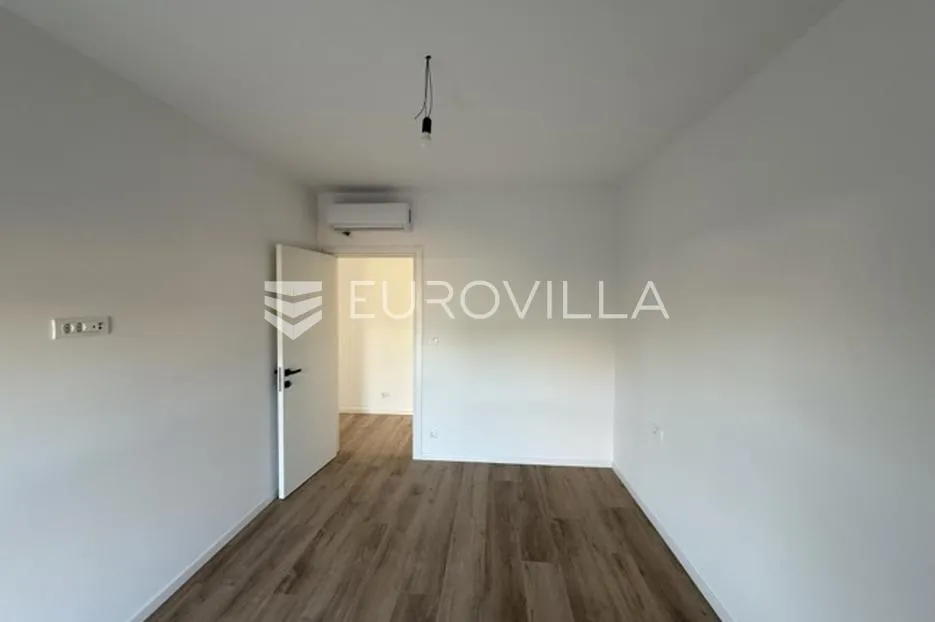 ližnjan, novogradnja, prizemlje, vrt 135 m², 600m do mora - slika 8