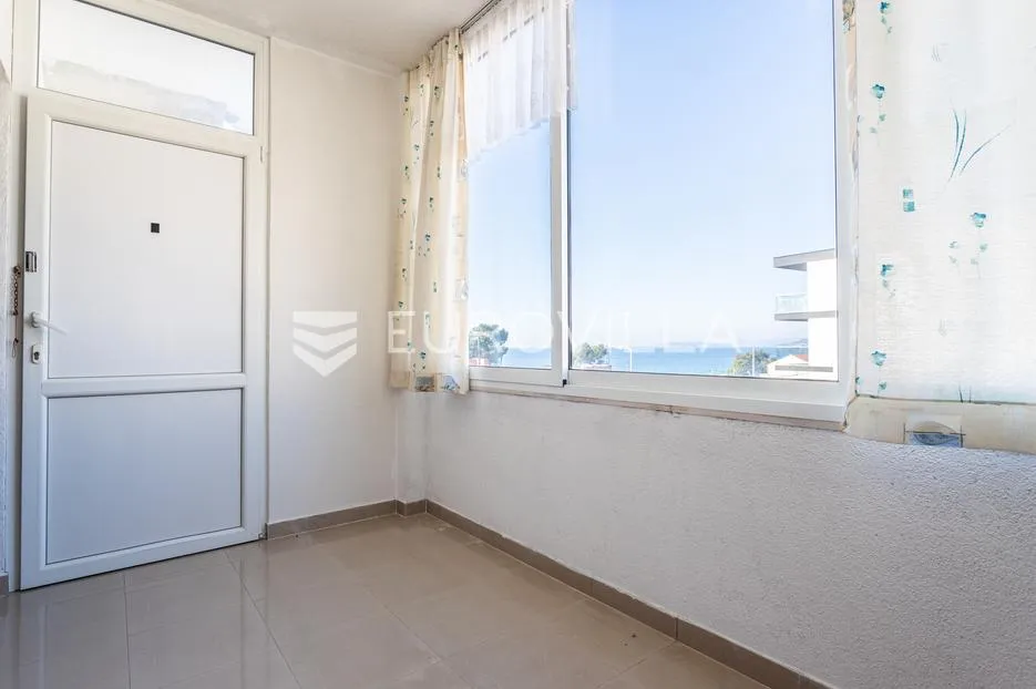 podstrana, kuća s četiri stambene jedinice u blizini mora, 340m2 - slika 9