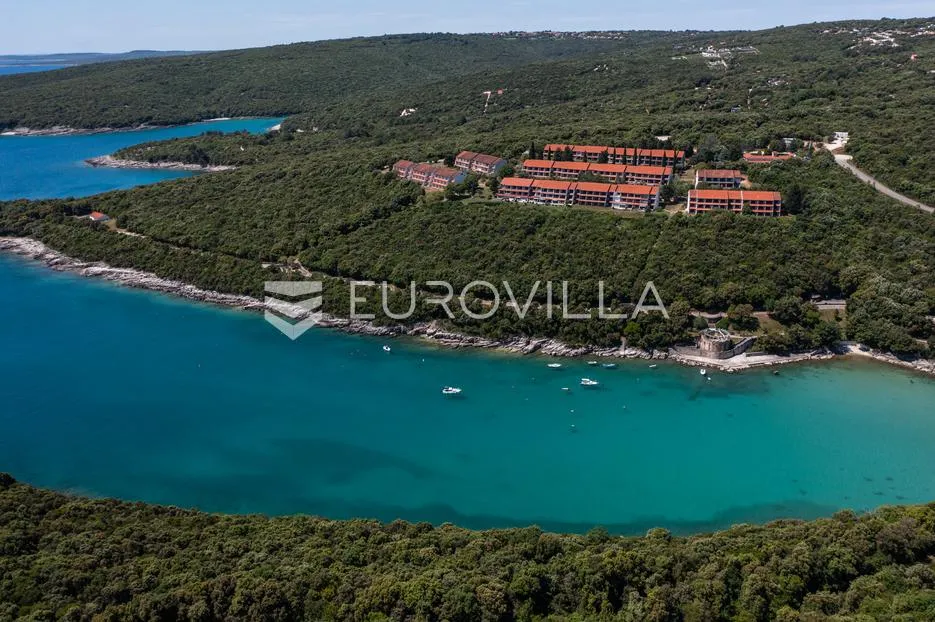istra, duga uvala, 1. kat, adaptirani apartman u sklopu naselja s pogledom na more,150 m od mora - slika 4