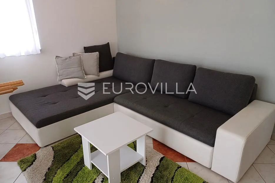 malinska, adaptirana kuća s tri stana 280,72 m², 800m od mora - slika 17