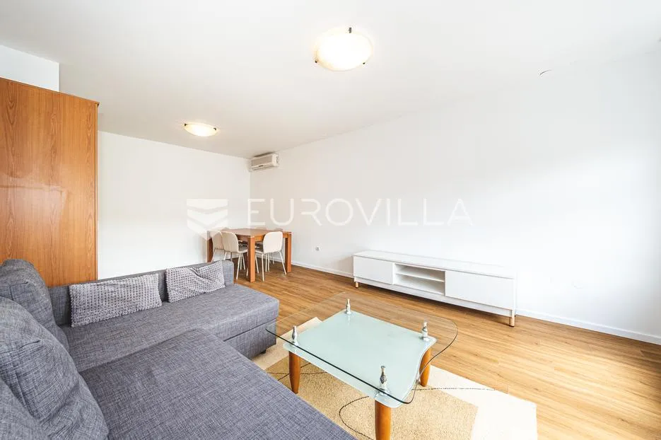 zagreb centar, vlaška, komforan trosoban stan 72 m² s garažnim parkirnim mjestom - slika 3
