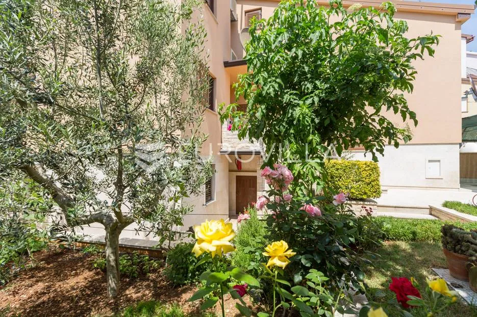štinjan, prekrasna kuća u nizu s vrtom i pogledom more 300 m² - slika 62