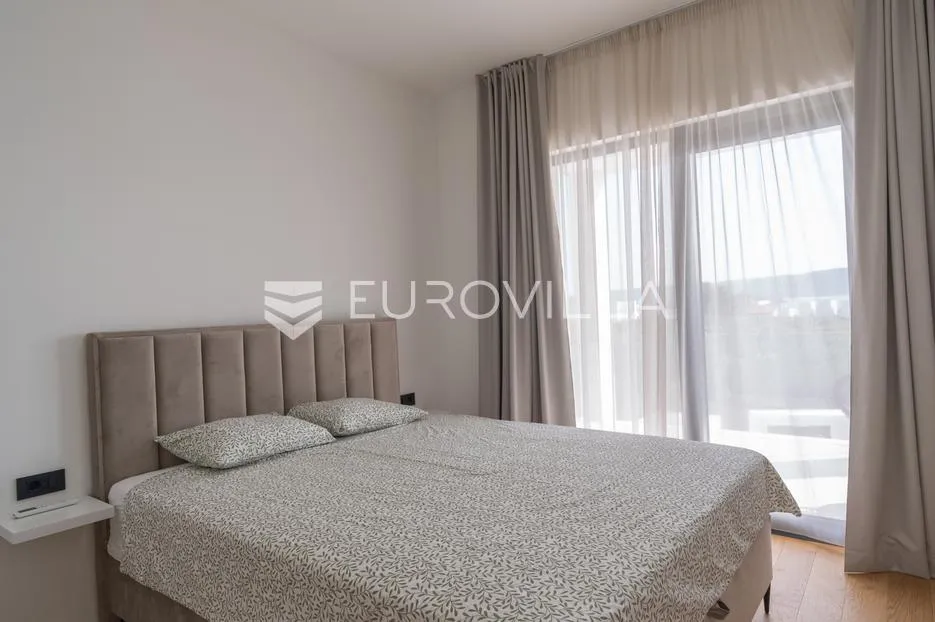 zadar, turanj, prekrasna kuća s bazenom i pogledom na more - slika 18