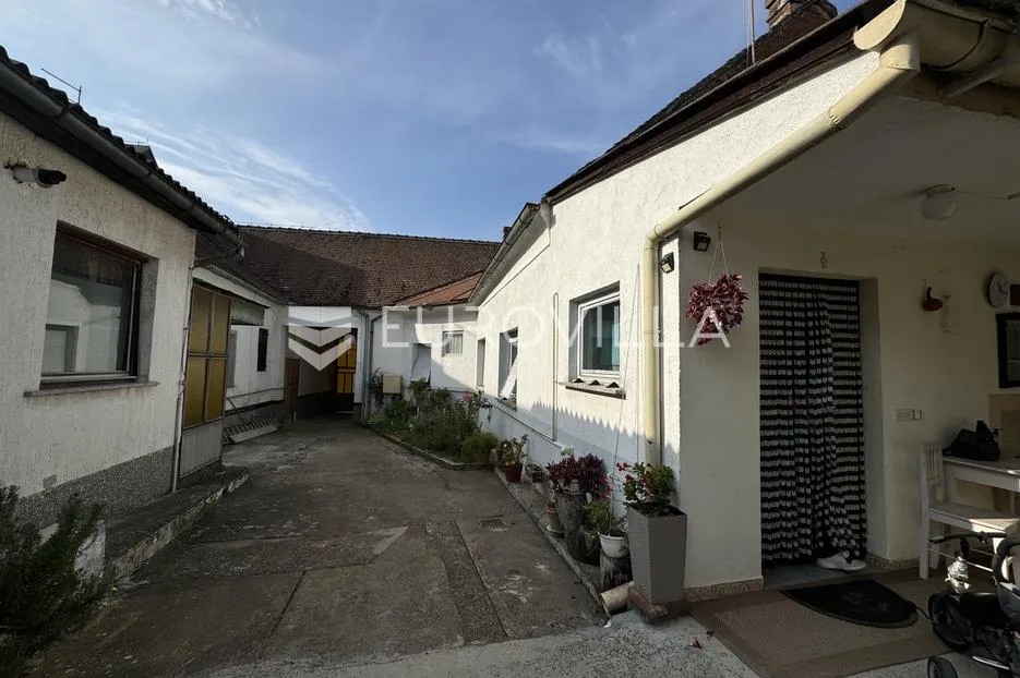 đakovo, centar, prostrana kuća sa dva stana i dvorištem 1018 m2 - slika 4