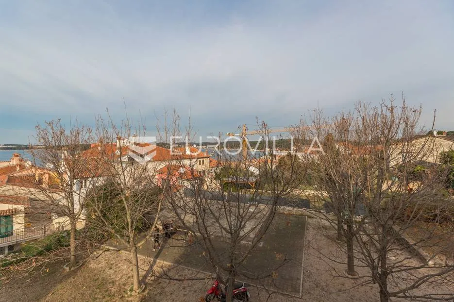 istra, rovinj, predivna kuća od 75 m² u centru grada s pogledom na more - slika 21