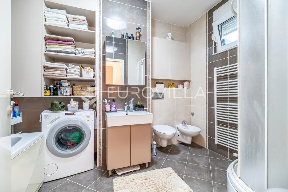 zagreb, špansko, predivan četverosoban dvoetažan stan površine 125,77 m² - slika 8