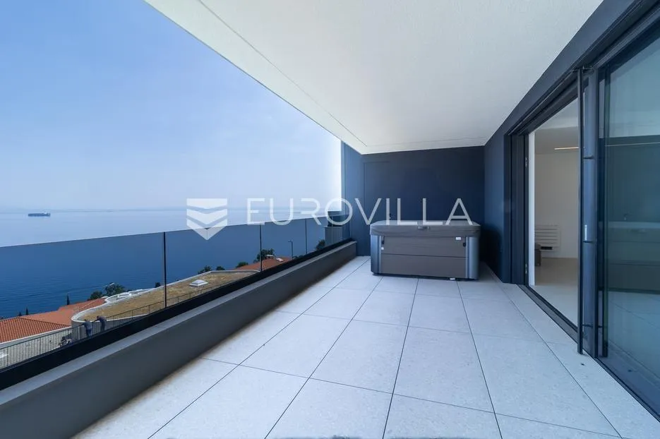 Opatija, luksuzan četverosoban stan u novogradnji s pogledom na more 144 m²