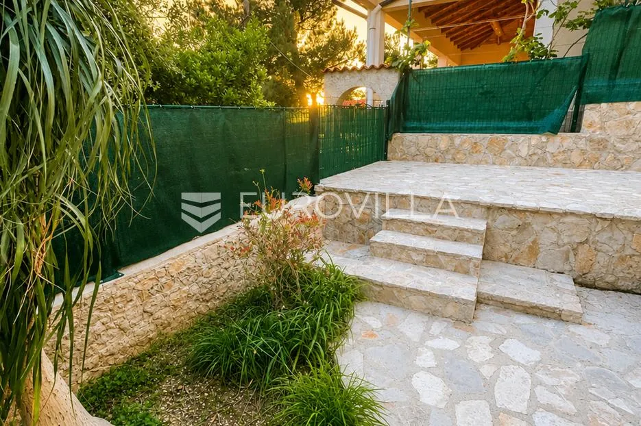 cres, martinšćica, samostojeća kuća 148 m², dva apartmana, samo 150 m od mora - slika 18