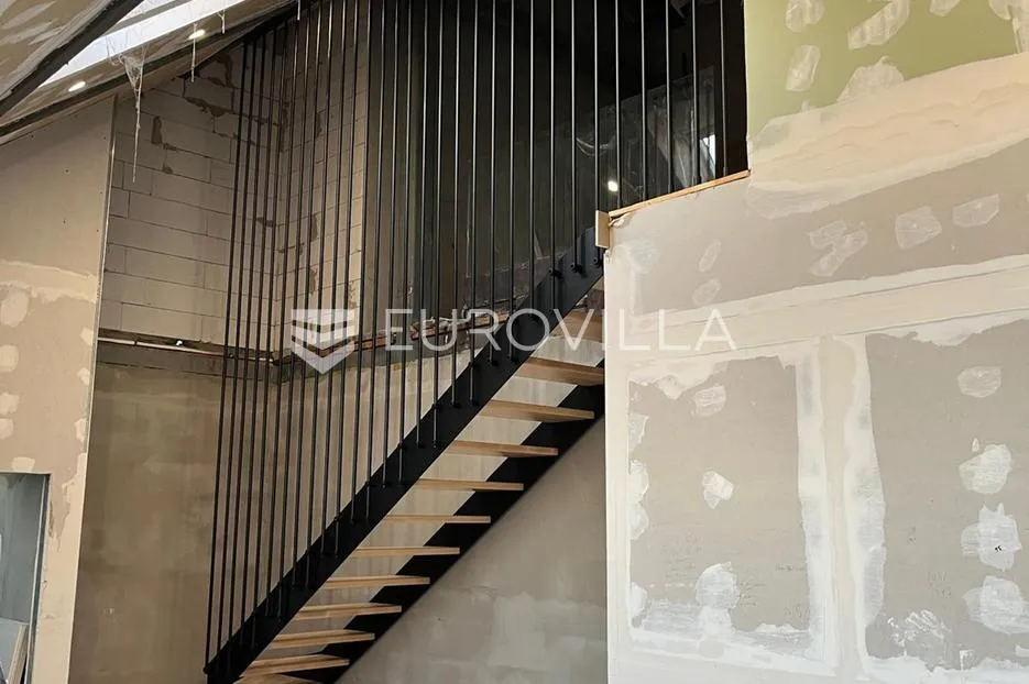 zagreb centar, dvosoban loft / dvoetažan stan - slika 29