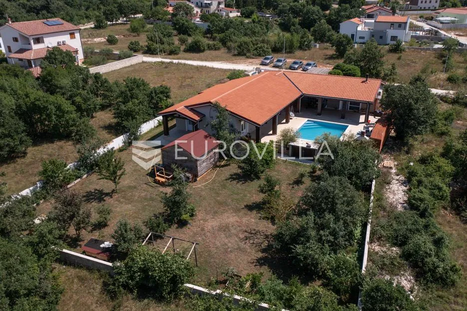 istra, svetvinčenat, samostojeća prizemnica s vrtom i bazenom - slika 31