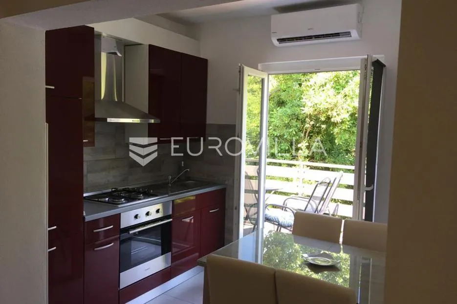starigrad, tribanj, prostrana kuća s pogledom na more i šest apartmana - slika 44