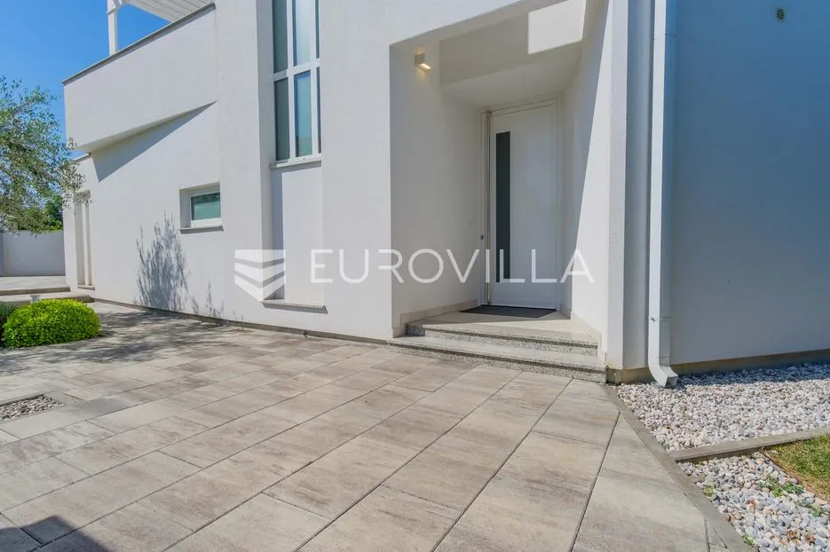 istra, funtana, moderna vila 179 m² s bazenom i privatnim parkingom - slika 23