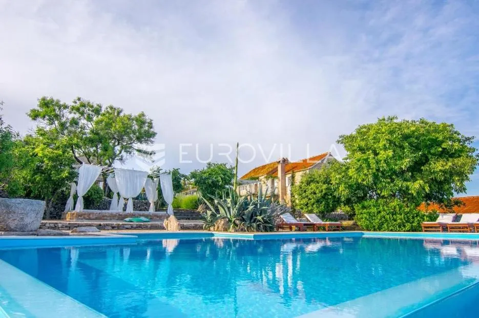 otok hvar, jedinstveno imanje na izuzetnoj lokaciji - slika 5