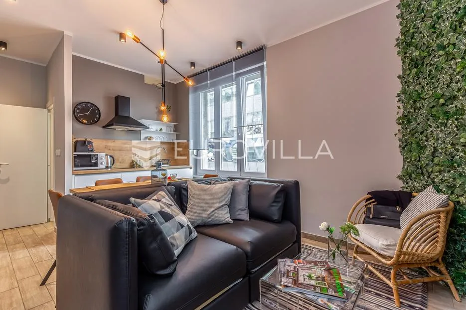 rijeka, centar, novouređen luksuzan stan nkp 98 m2 s tri apartmana - slika 7