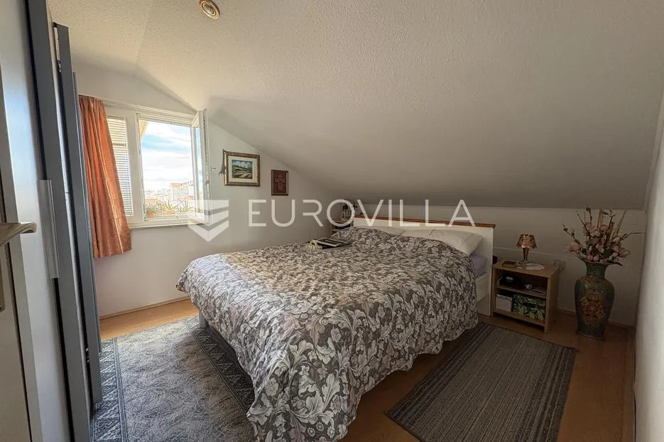 vodice, kuća s 5 apartmana, 278 m² - slika 7