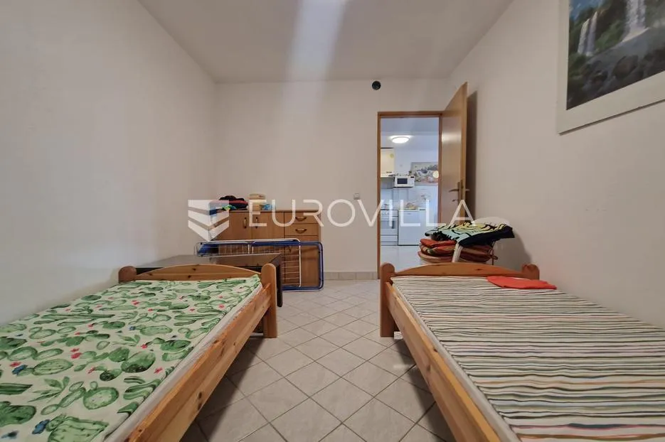 vir, samostojeća katnica s dva apartmana - slika 14