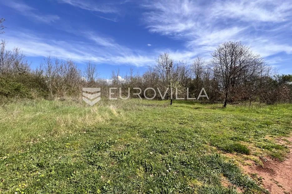 istra, loborika - 2796 m2 zemljišta uz prometnicu - slika 2