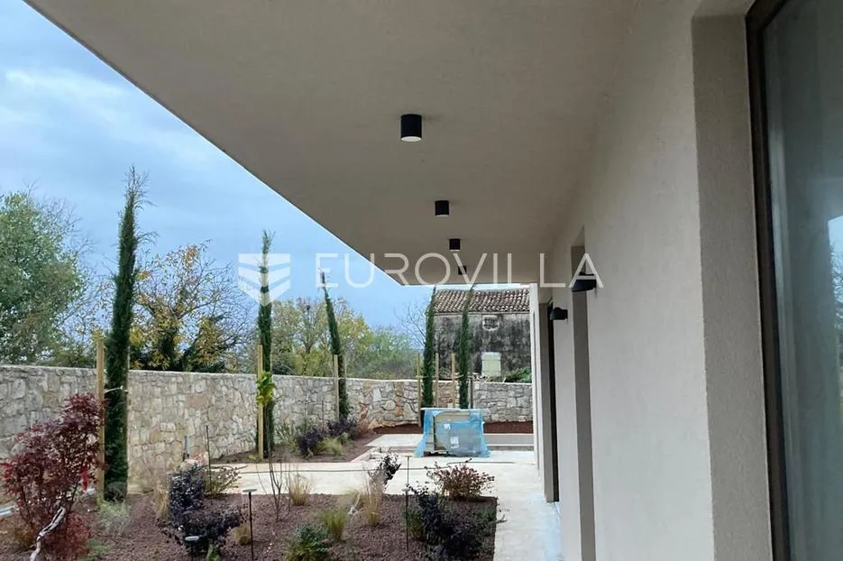 istra, okolica bala, kamena dizajnerska kuća 176 m² s bazenom - slika 51
