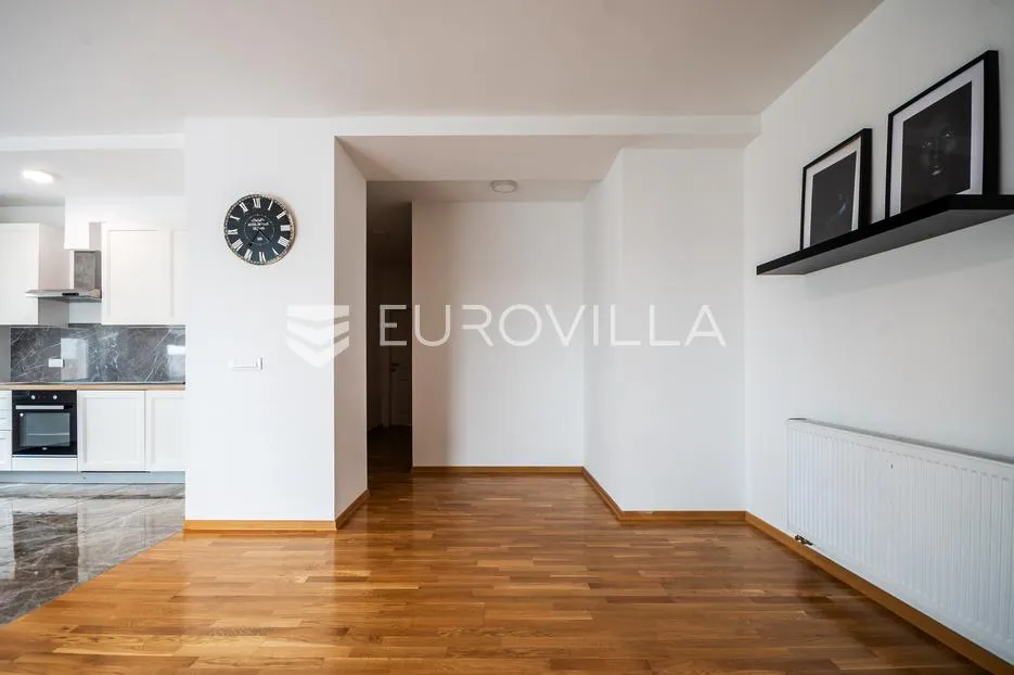 Varaždin, Centar, moderan stan površine 180,46 m²