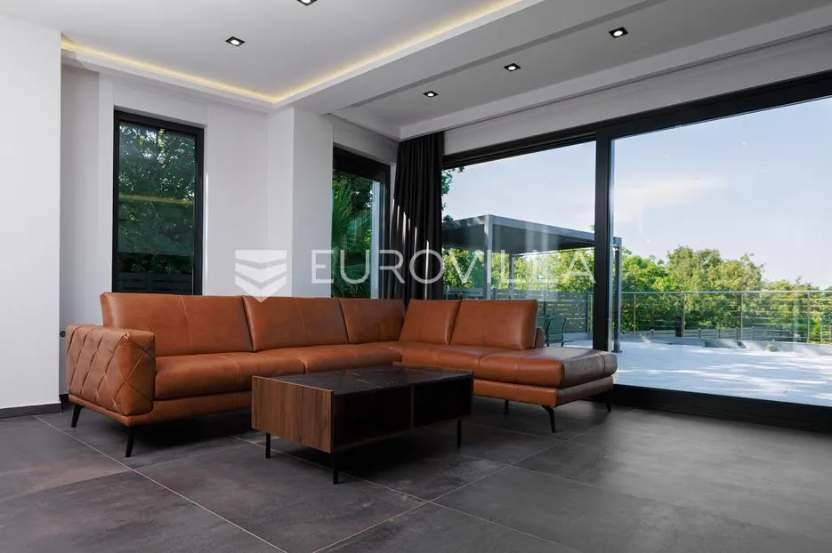 rijeka, kostrena, paveki villa s 2 stana, pomoćnim objektom i bazenom 279 m² - slika 11