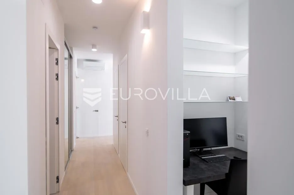 otok rab, palit, luksuzna vila s 5000 m² okućnice - slika 12