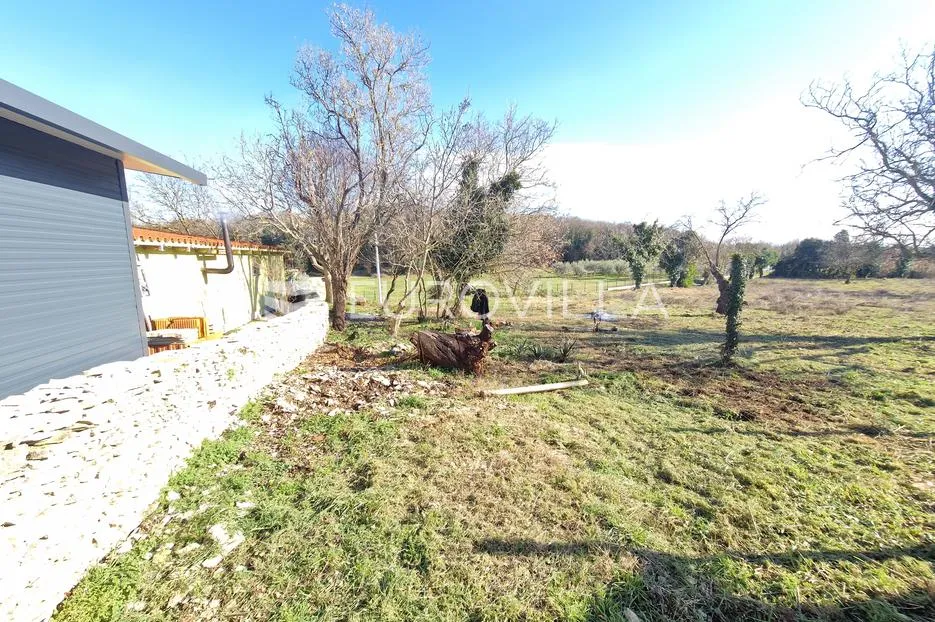 Pula, Vintijan, poljoprivredno zemljište 2533 m² s ucrtanim objektom 35 m²