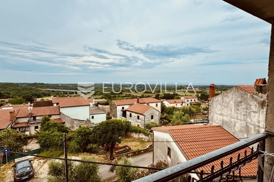 istra, brtonigla, dvosoban stan u centru brtonigle s pogledom na more - slika 1