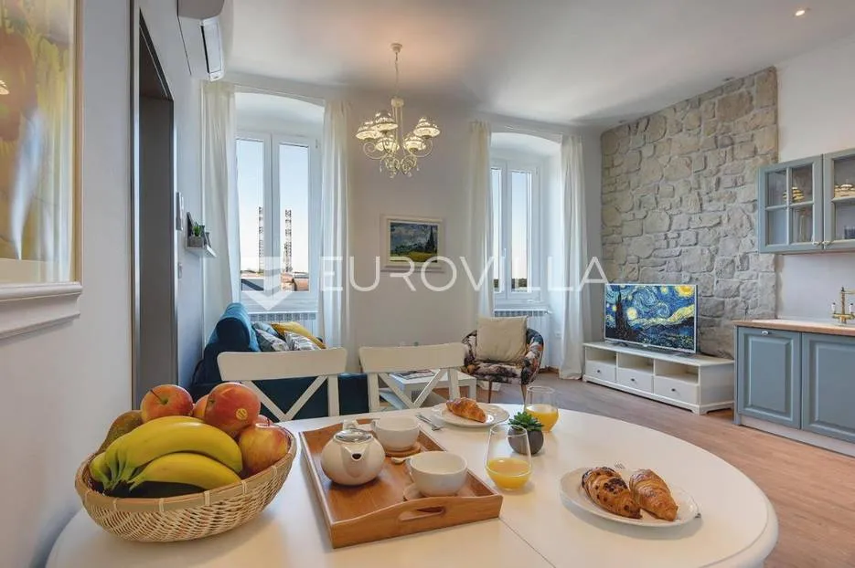 pula, prvi red do mora, višesoban stan, nkp 129 m2 - slika 11