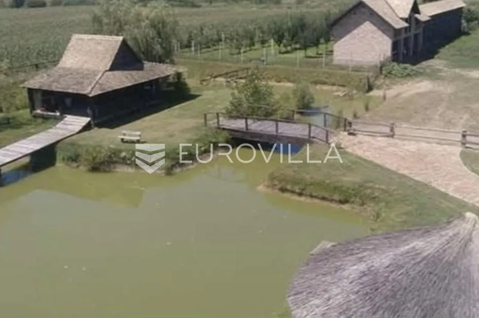 Velika Kopanica, prostrano imanje od 15600 m²