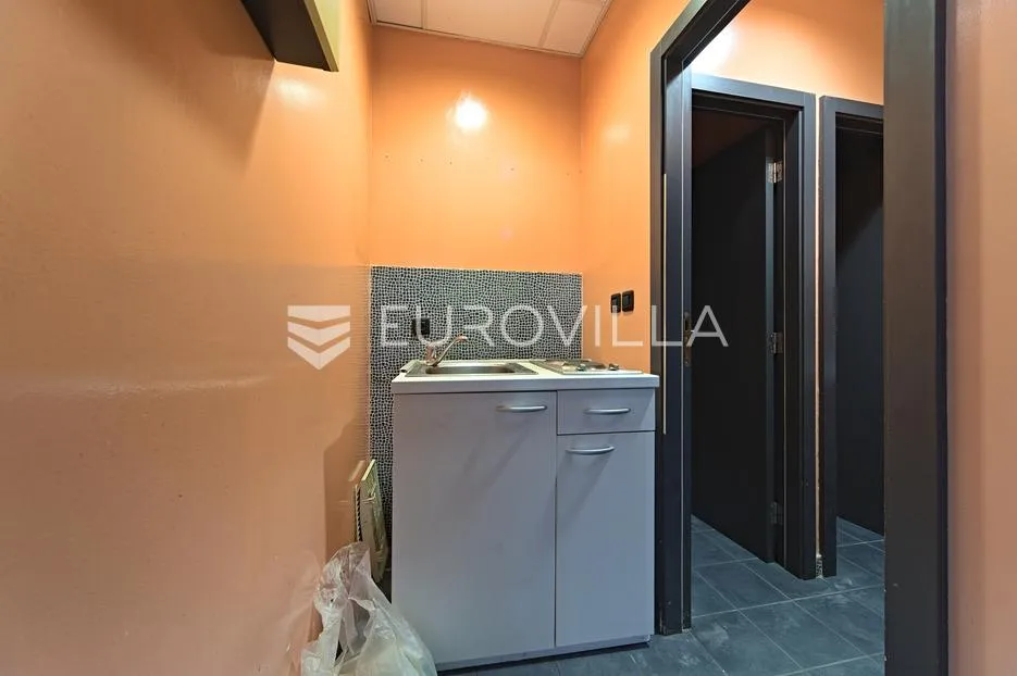 osijek, jug ii, prodaje se prizemni poslovni prostor površine 117 m² - slika 11
