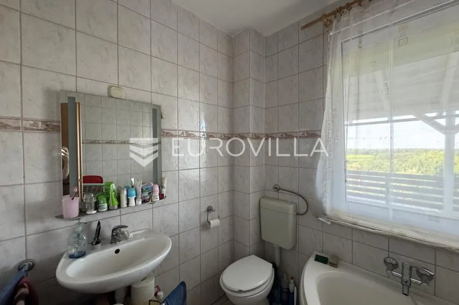 mandićevac, prekrasna katnica 150 m2 na zemljištu od 2854 m2 - slika 9