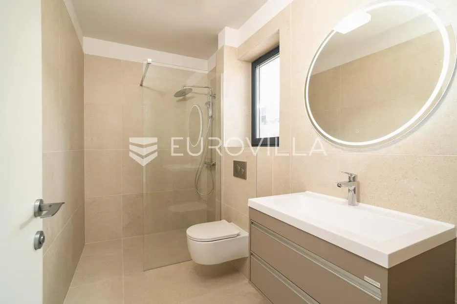 zadar, privlaka, luksuzni dvosoban stan 1. red do mora, 92,80 m² - slika 8
