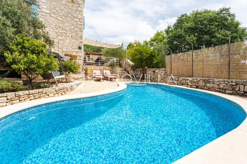 brač, milna, jedinstvena kamena vila na odličnoj lokaciji - slika 38