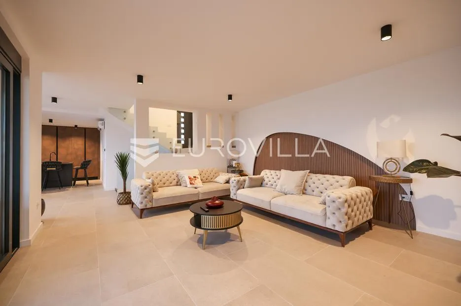 zadar, maslenica, luksuzna vila s bazenom i neometanim pogledom na more 254 m² - slika 35