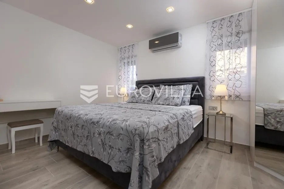 malinska, prekrasna vila s 3 stambene jedinice, bazen, pogled na more - slika 20
