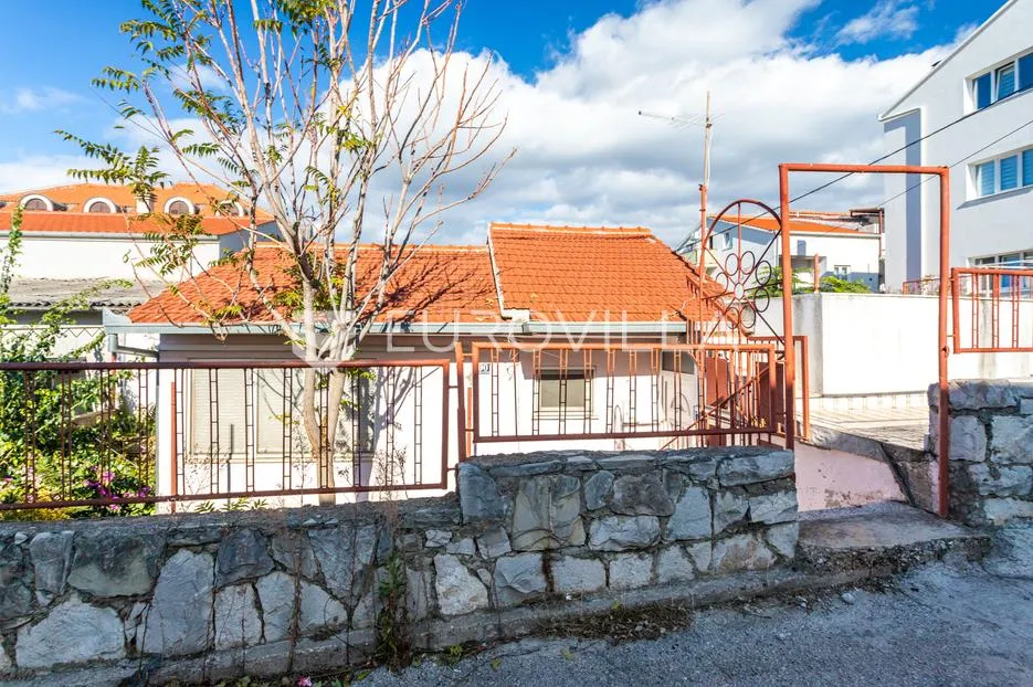 Split, Brda, stambena prizemnica površine 105 m2
