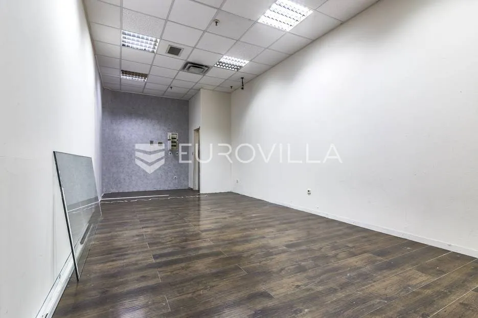 importanne centar, poslovni prostor 30 m2 - slika 2