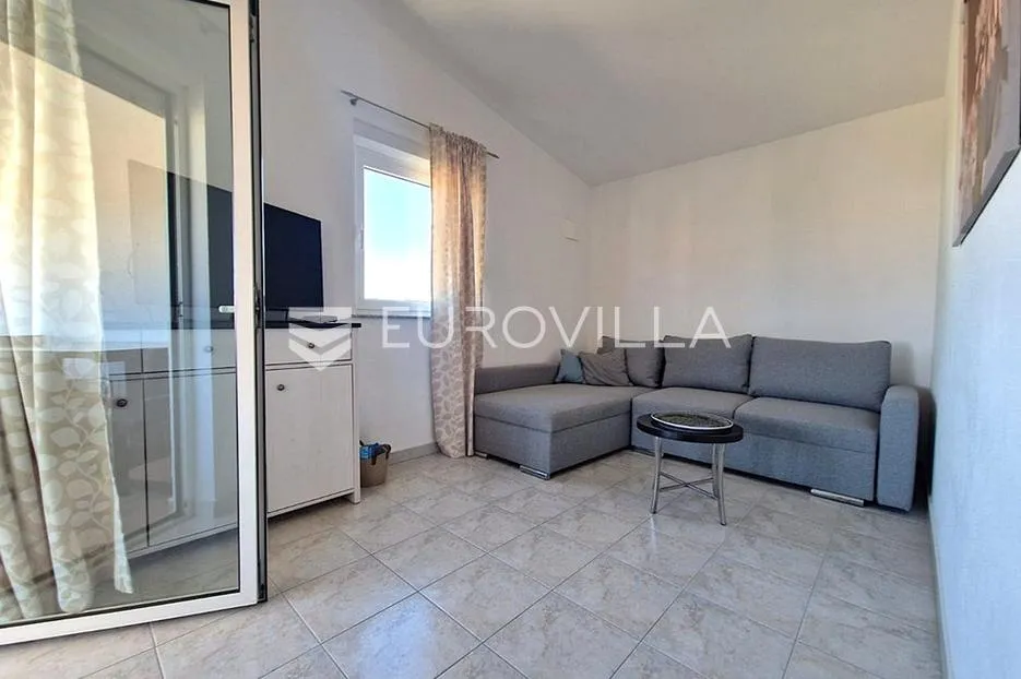 vir, dva apartmana na 1. katu s pogledom na more, 110m od plaže - slika 40